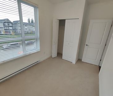 Brand New Spacious Three Bedroom in Fleetwood Village - Photo 3