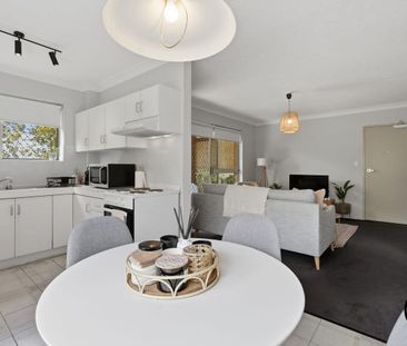 🌿 Easy Living in the Heart of Yeronga - Photo 3