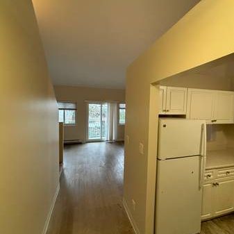 Don't Miss Out: 3 Bedroom plus Den - Photo 1