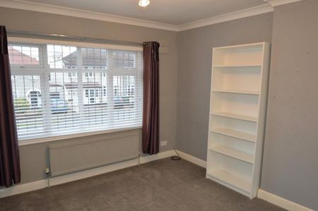 4 bedroom semi-detached house to rent - Photo 2