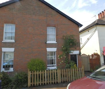 Semi-detached house to rent on - Photo 4