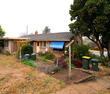 Family Home in Prime Location - Photo 3