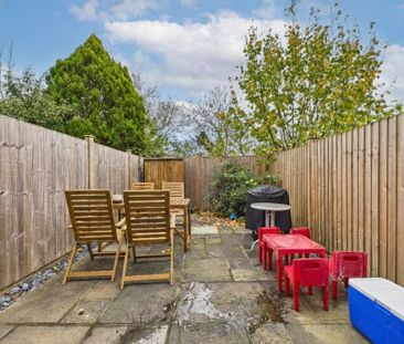 2 bedroom semi-detached house to rent - Photo 3