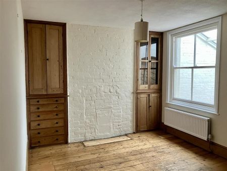3 bedroom terraced house to rent - Photo 3
