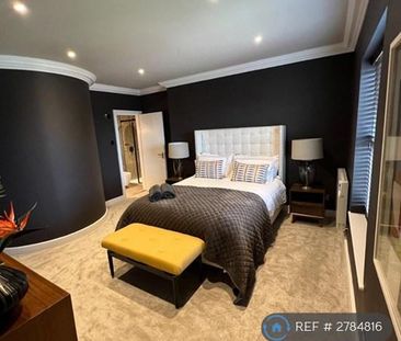 2 bedroom penthouse to rent - Photo 2