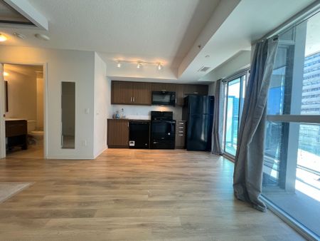 For Lease - 30 Meadowglen Place Unit# 408, Toronto, Ontario - Photo 4