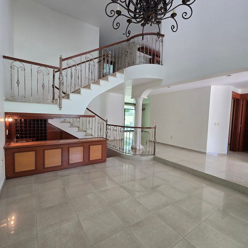 Casa en Renta dentro de Coto en Valle Real - Photo 1