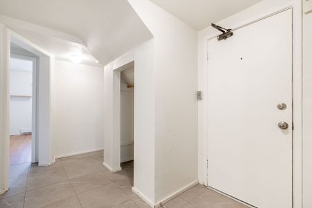 Spacious 2 Bedroom close to SW Marine and Granville - Available NOW - Photo 5