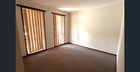 SPACIOUS 4 BEDROOM HOUSE IN NARRE WARREN! - Photo 3