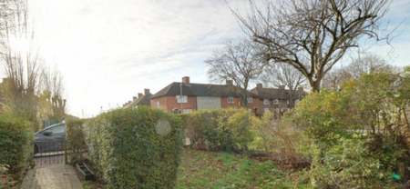 2 bedroom end of terrace house to rent - Photo 2