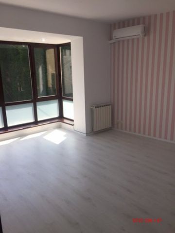 Inchirieri Case / vile Bucuresti - Fotografie 5