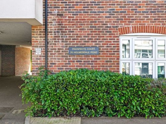 Ref: SB - Holmesdale Road - Photo 1
