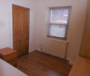 3 bedroom flat to rent - Photo 1