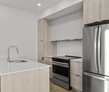 2161 Melrose - Photo 3