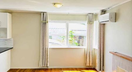 PAPAKURA, 4 BEDROOMS - Photo 2