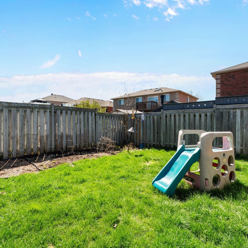 For Lease - 4 Weymouth Road, Barrie, Ontario - Photo 1