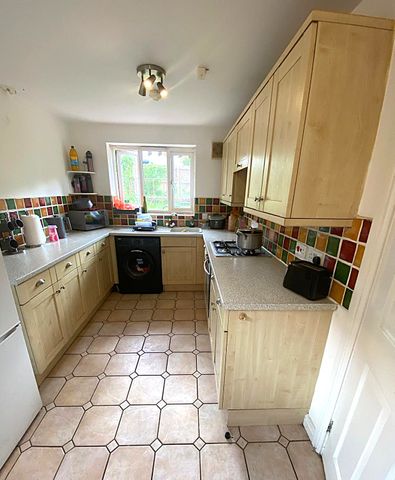 £1,350 PCM, Three Bedroom, Two Bathroom Semi-Detached House with Off-Road Parking and Enclosed Garden in Ramsons Way, St Fagans, Cardiff, CF5 4QY - Photo 4