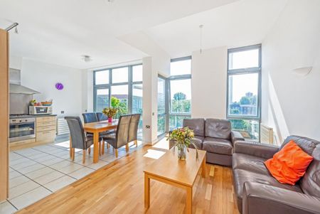 Hunt Close, London W11 - Photo 3