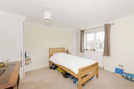 4 bedroom detached house to rent - Photo 5