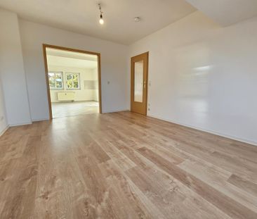 Very nice top floor apartment in a very quiet location - Foto 1