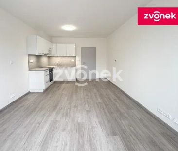 1+kk Zlín - Nad Stráněmi, terasa, ihned - Photo 4