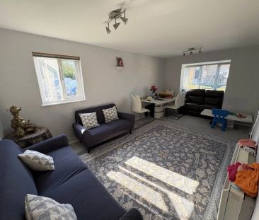 Bornedene, Potters Bar - Photo 1