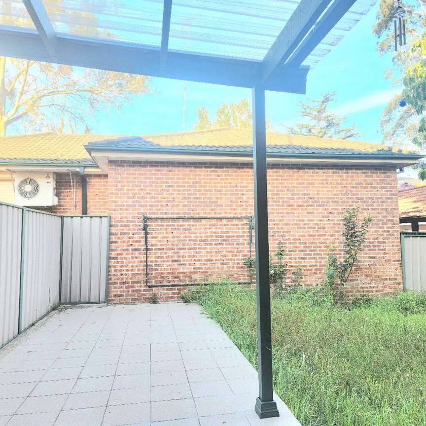 Spacious 4-Bedroom Townhouse for Lease - Photo 1