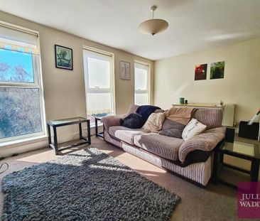 3 bedroom end of terrace house to rent - Photo 1