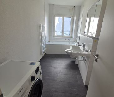Rent a 2 ½ rooms apartment in Delémont - Photo 6