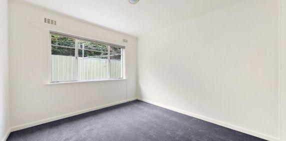 Spacious Two-Bedroom Apartment in Prime South Yarra Location - Photo 2