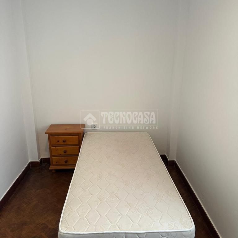 Piso en alquiler en Cerro Amate - Photo 1