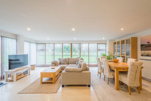 2 bedroom barn conversion to rent - Photo 1