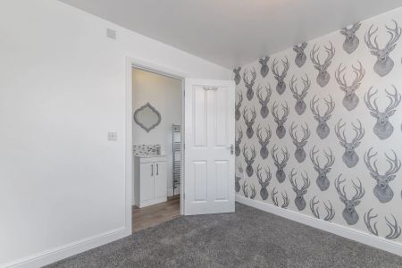 Kings Court, Broughton, CH4 - Photo 2