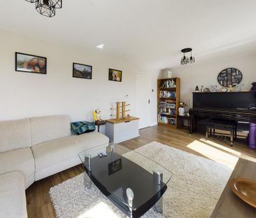 3 bedroom detached house to rent - Photo 5