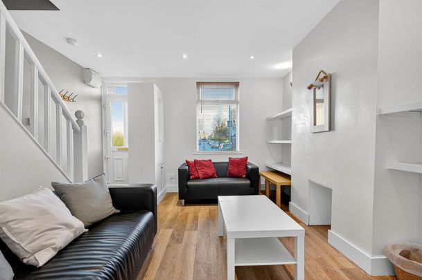 4 Ashley Drive, BELFAST, BT9 7BE - Photo 1