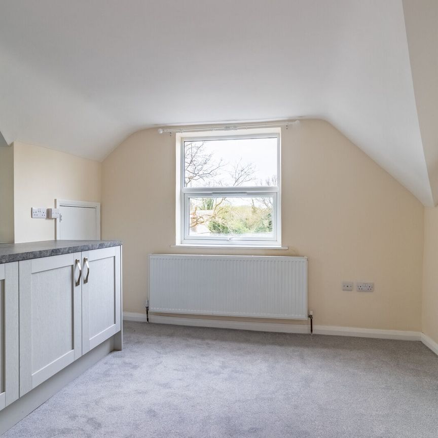 Available unfurnished from 28/04/2026 - Photo 1