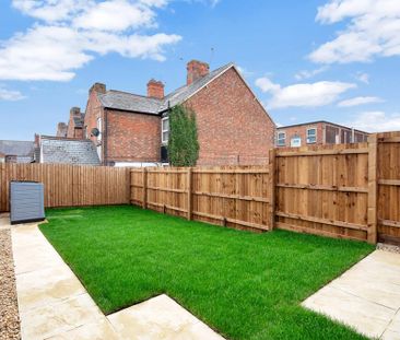 2 bedroom semi-detached house to rent - Photo 6