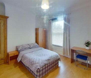 5 bedroom private hall to rent - Photo 3