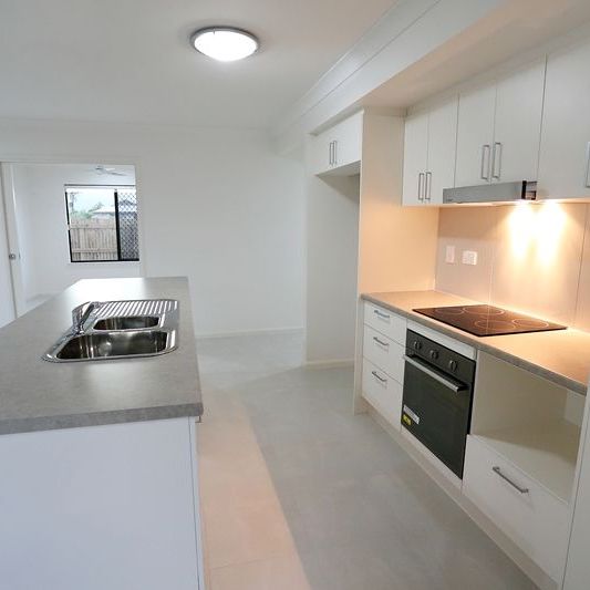 17 Yass Circuit, Kelso QLD 4815 - House For Rent | Domain - Photo 1