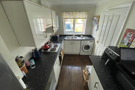 St Peters Drive - Photo 3