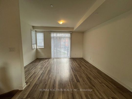 For Lease - 370H Red Maple Road Unit# TH9, Richmond Hill, Ontario - Photo 1