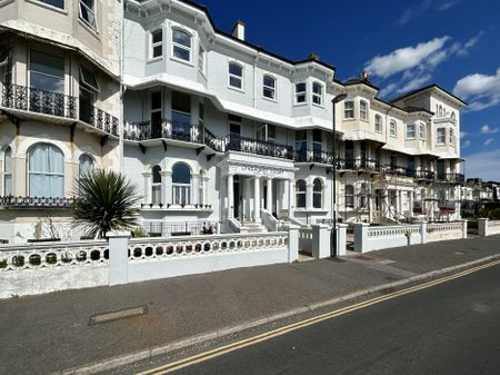 Park Terrace, Bognor Regis - Photo 3