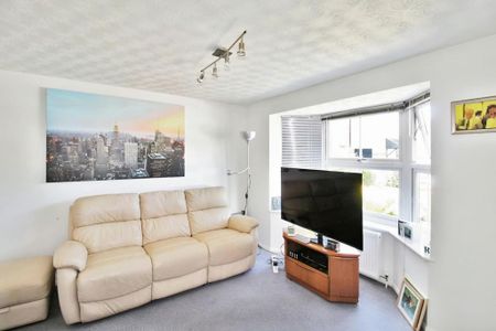 2 bedroom end of terrace house to rent - Photo 4