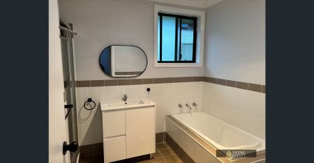 Spacious 3 Bedroom 2 Bathroom Villa - Photo 5