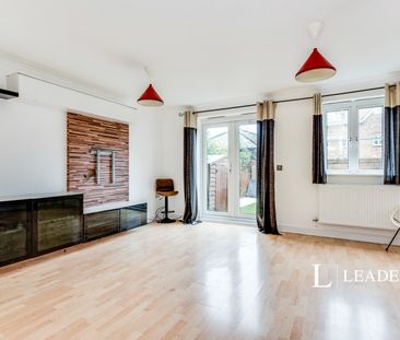 3 bedroom house to rent Charlton Court, Reading Road, Wantage, Oxfo... - Photo 1