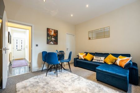 Friarswood Rd - Four Bed Student house near Keele University - Photo 2