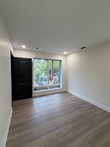 For Lease - 3486 Grand Forks Road Unit# 1, Mississauga, Ontario - Photo 3