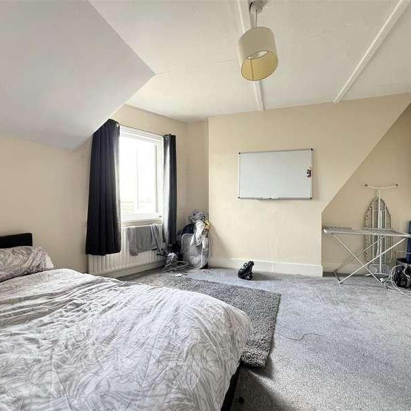 Birdhurst Rise, South Croydon, CR2 - Photo 1