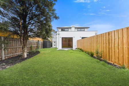 Brand-New Townhouse with Parkland Views & Walk-to-Everything Convenience - Photo 5