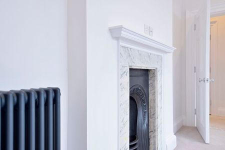 High Street, Godalming - 2 bedrooms Property for lettings - Seymours - Photo 4